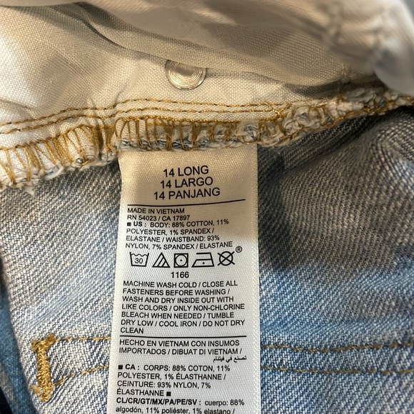 Old Navy Maternity Light Wash Maternity Jean 14 long - Picture 5 of 5